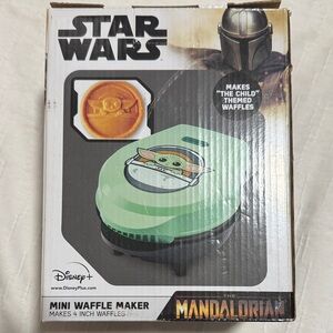 Star Wars Mandalorian Green Waffle Maker